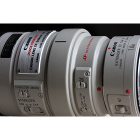 Canon Lens EF 300mm f/4L IS USM